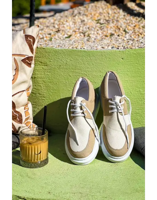 Omarı Rahat ve Şık Bej Günlük Erkek Ayakkabı