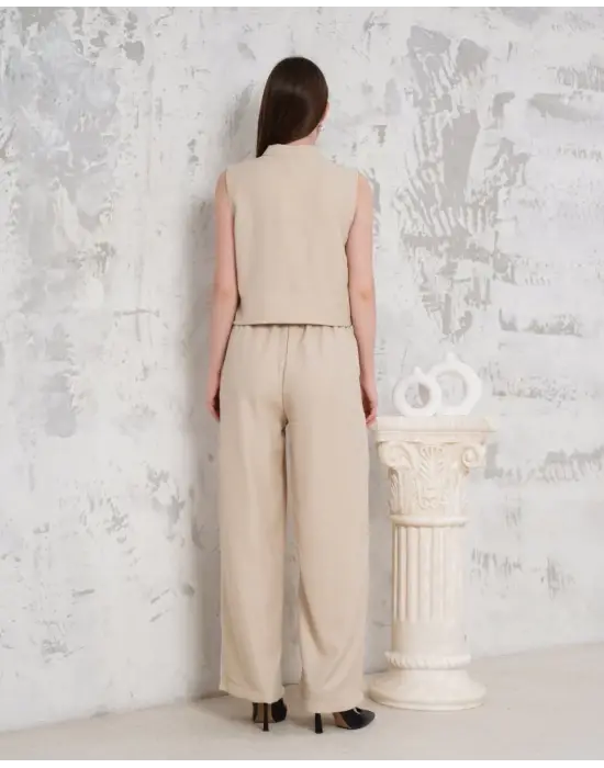 Omarı Etkileyici Broşlu Yelek Pantolon Takım Bej