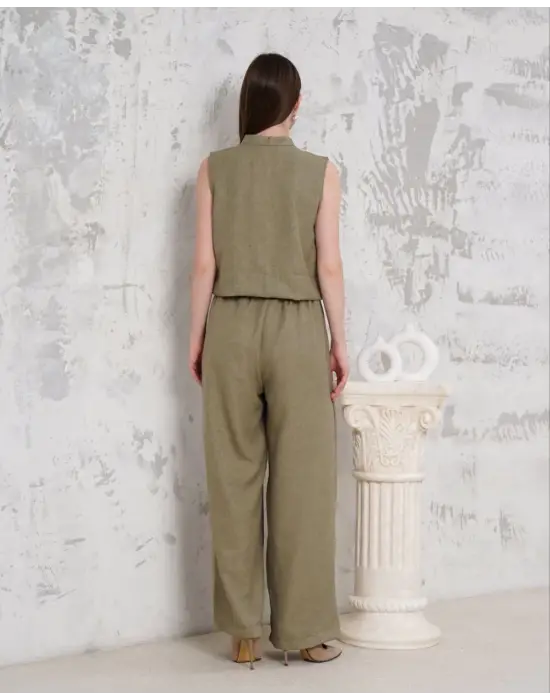 Omarı Haki Broşlu Yelek Pantolon Takımı Elegansıyla Fark Yaratır