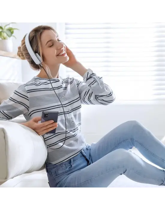 Omarı Yüksek Kaliteli 3.5mm AUX Kablosu - 1 Metre Uzunluğunda L Tipi Ses Aktarım Kablosu