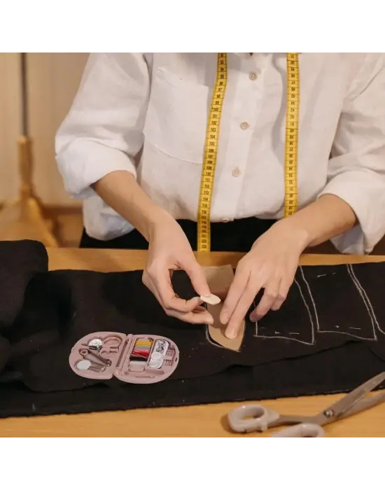 Omarı Fonksiyonel Seyahat Dikiş Seti