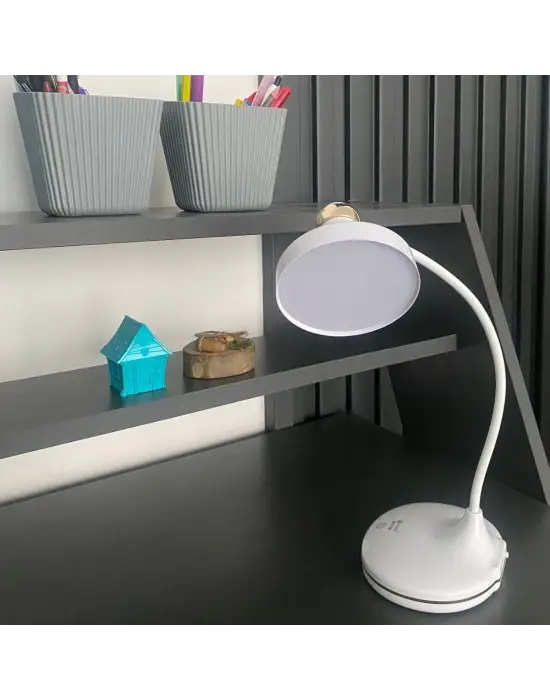 Omarı Modern LED Işıklı Çalışma Masası Lambası
