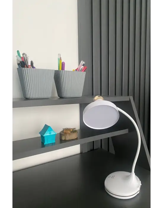 Omarı Modern LED Işıklı Çalışma Masası Lambası