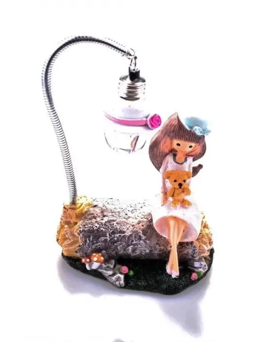 Omarı Kaya Üzerinde Oturan Kız Biblo