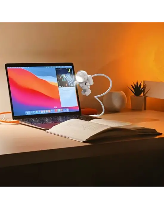 Omarı Aydınlatma Uzay Macerası: USB Astronot Gece Lambası