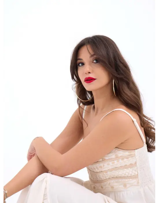 Omarı Şık Dantel Detaylı Bej Elbise