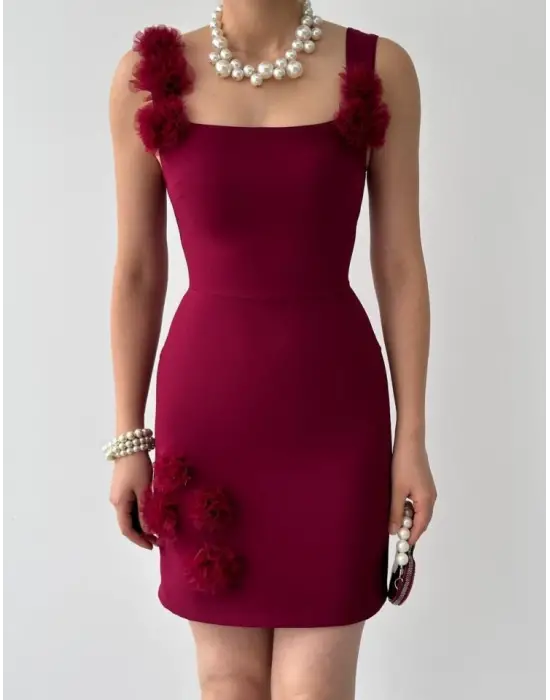 Omarı Bacakları Uzun Gösteren Siyah Mini Elbise