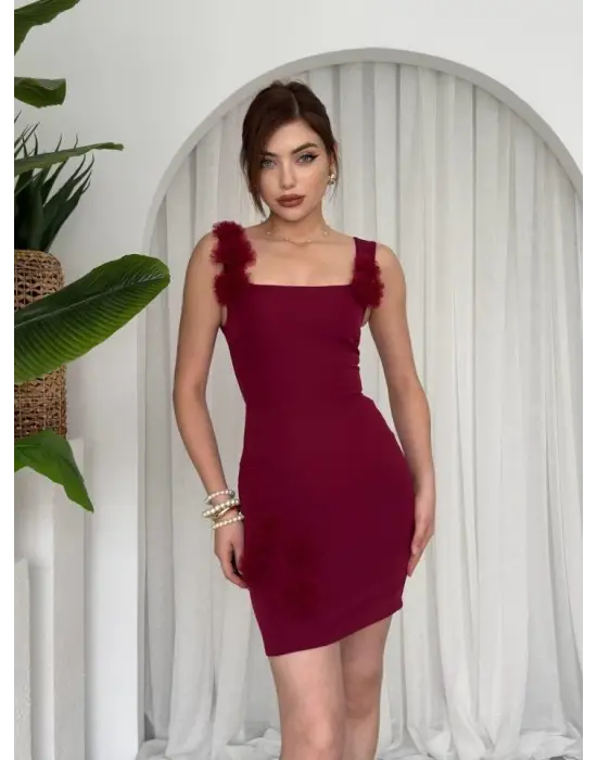 Omarı Bacakları Uzun Gösteren Siyah Mini Elbise