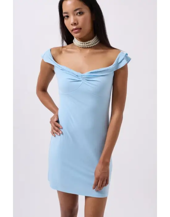 Omarı Şıklığıyla Etkileyen Omuz Askılı Mini Elbise