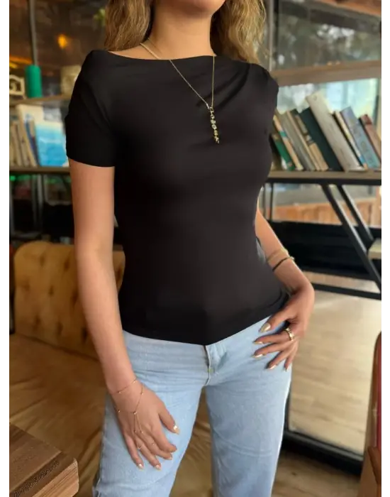 Omarı Şık Viskon Bluz Tek Omuzlu ve Büzgülü Tasarım