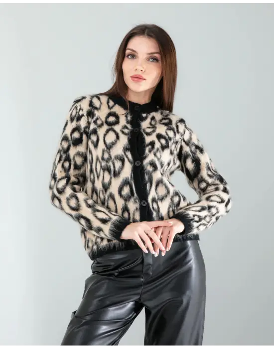 Çarpıcı Leopar Desen Triko Hırka