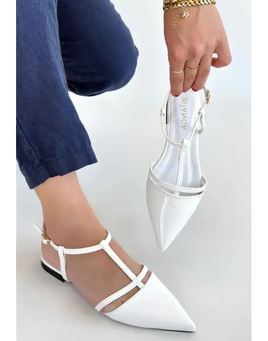 Omarı Rugan Babet Ayakkabı - Beyaz Renk Şıklığı