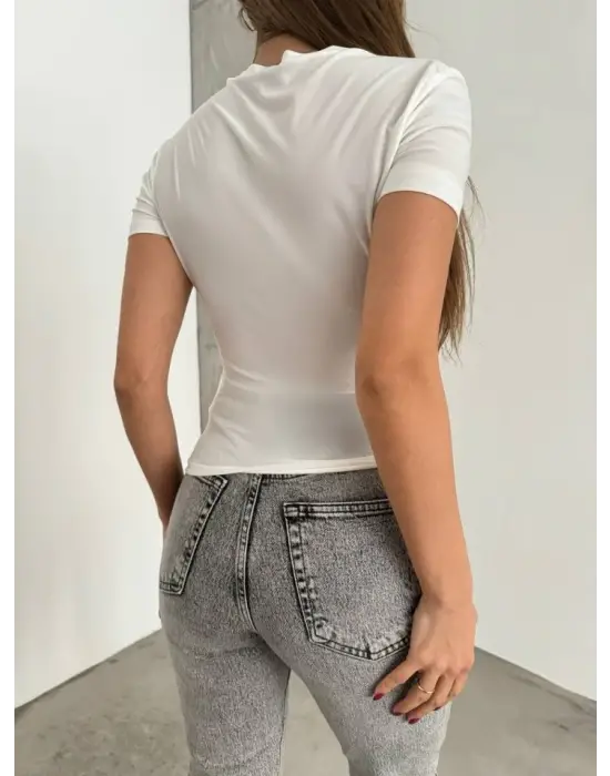 Omarı Şık ve Rahat Çapraz Büzgülü Bluz - Beyaz