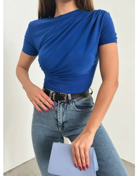 Omarı Çapraz Büzgülü Kısa Kollu Bluz