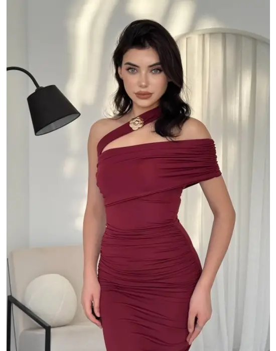 Omarı Şık Çapraz Omuz Elbise Modelleri