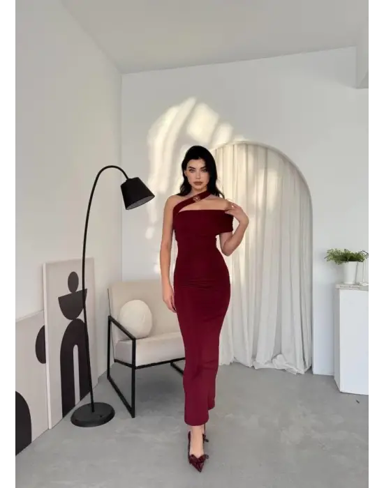 Omarı Şık Çapraz Omuz Elbise Modelleri