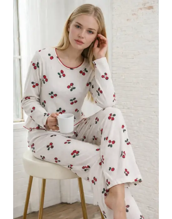 Çarpıcı Burgu Desenli Kadın Pijama Takımı