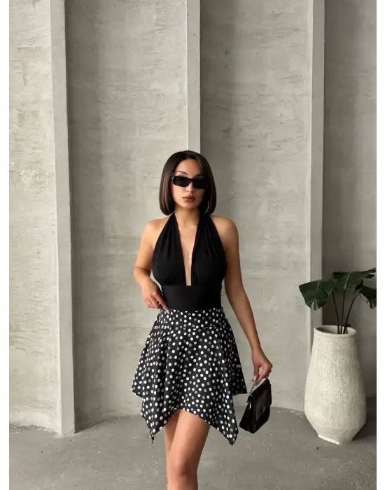 Omarı Çarpıcı Puantiyeli Etek Modası