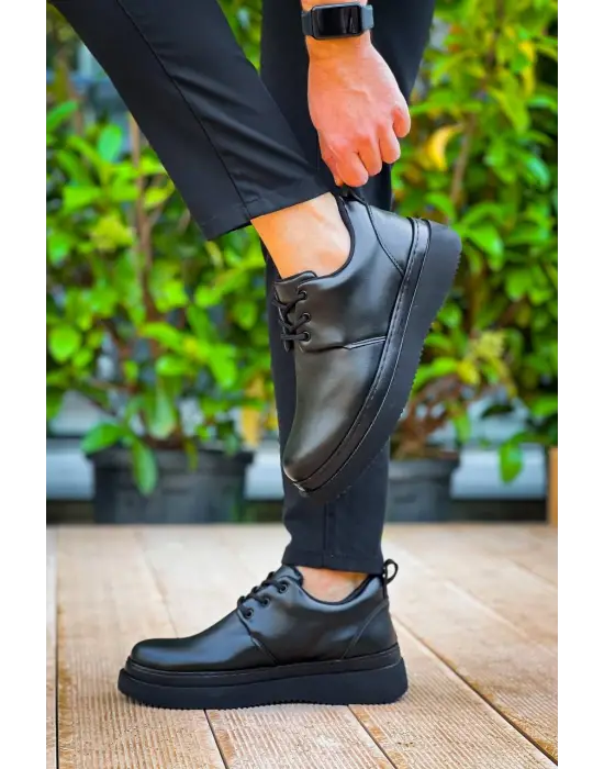 Çarpıcı Siyah Taban Bağcıklı Ayakkabı