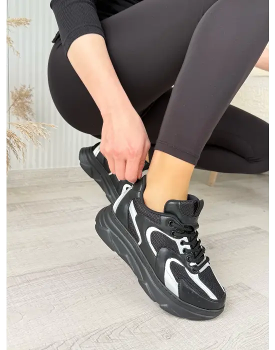 Cata Siyah Cilt Beyaz Detaylı Spor Ayakkabı