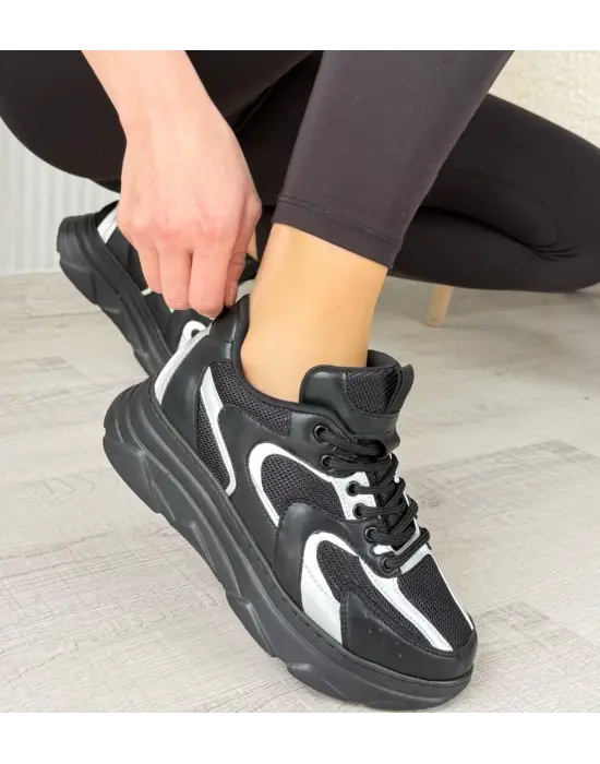 Cata Siyah Cilt Beyaz Detaylı Spor Ayakkabı