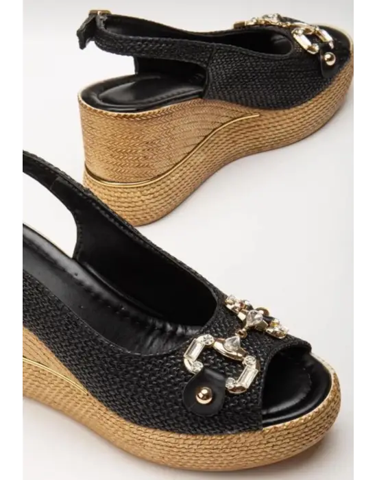 Omarı Yüksek Topuklu Siyah Dolgu Sandalet