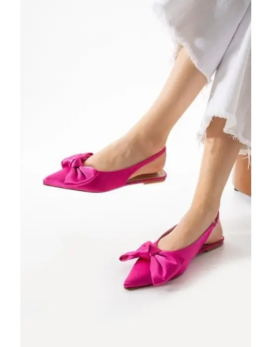 Omarı Fuşya Saten Babet Ayakkabı Modası Yeniden Canlanıyor!