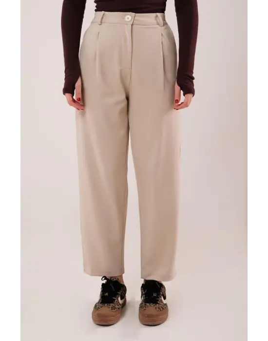 Omarı “Kadın Kapama Cep Detaylı Krem Pantolon”