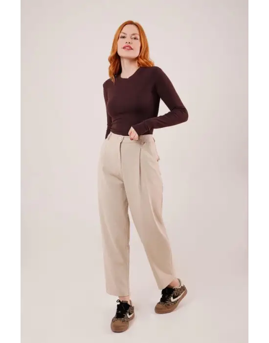 Omarı “Kadın Kapama Cep Detaylı Krem Pantolon”