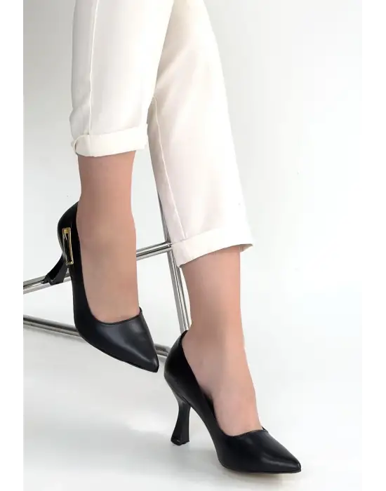 Cerin Siyah Cilt Topuklu Ayakkabı