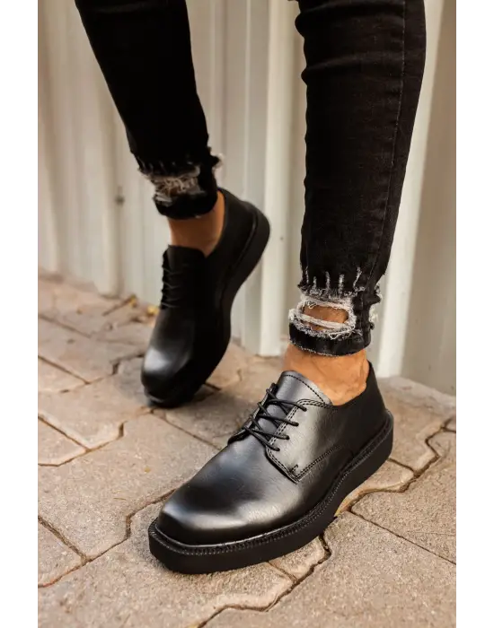 Omarı Hafif ve Şık Siyah Erkek Dantel Ayakkabısı