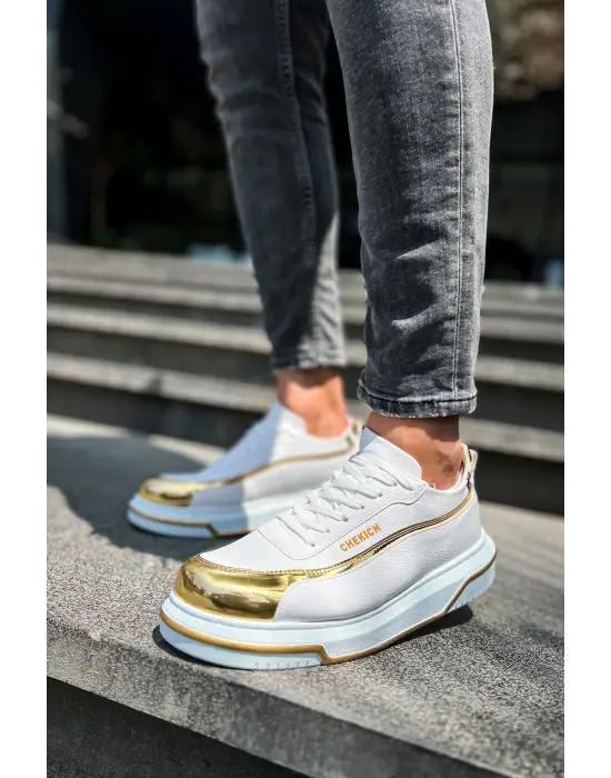 Omarı Altın Detaylı Beyaz Erkek Ayakkabısı