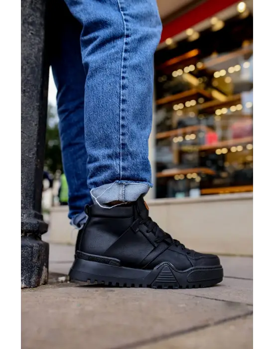 Sokak Stili Erkek Bot