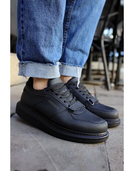 Omarı Modern ve Şık Siyah Erkek Ayakkabısı