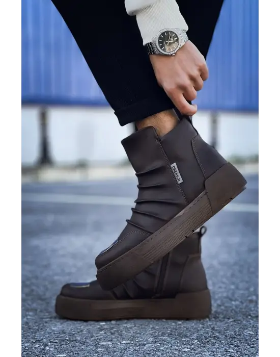 Omarı Dayanıklı Kahverengi Erkek Bot - Doğa Yürüyüşü için Ideal