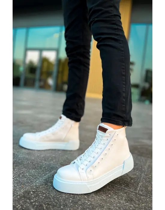 Omarı Yüksek Performanslı Beyaz Erkek Bot