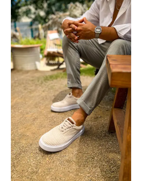 Omarı Hafif ve Şık Beyaz Erkek Ayakkabısı