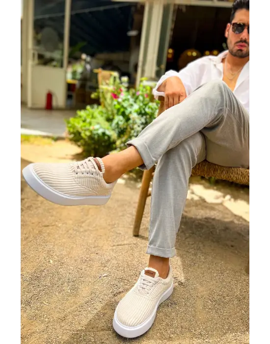 Omarı Hafif ve Şık Beyaz Erkek Ayakkabısı