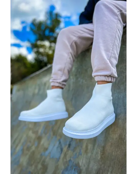 Omarı Hafiflik ve Şıklıkta İdeal: Beyaz Erkek Ayakkabı