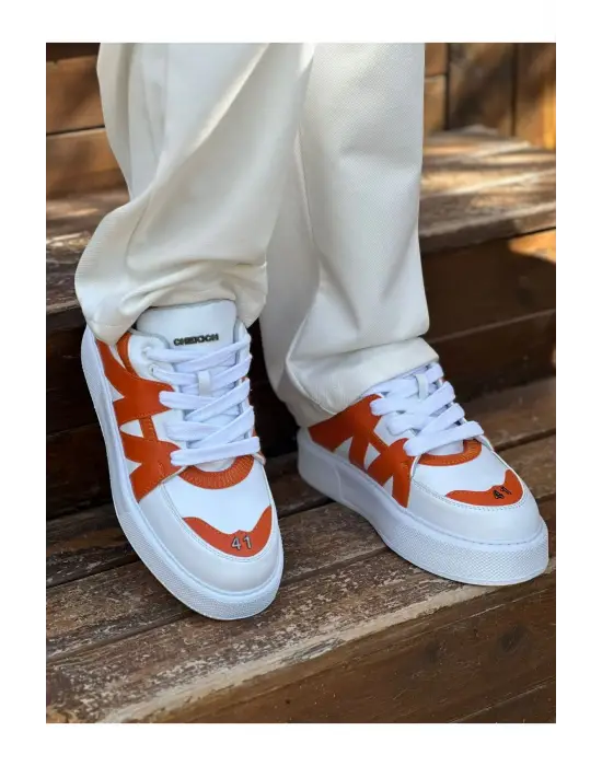 Omarı Spor Şıklığınızı Yansıtan Beyaz/Turuncu Erkek Ayakkabı