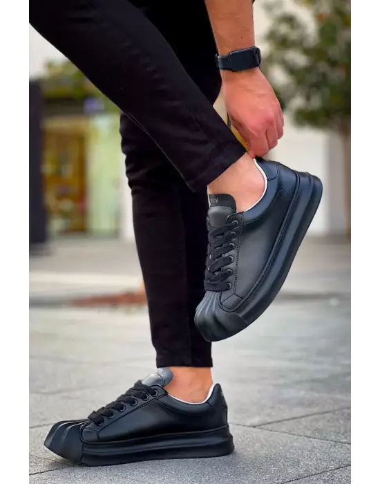 Omarı Modern ve Şık Siyah Erkek Ayakkabı