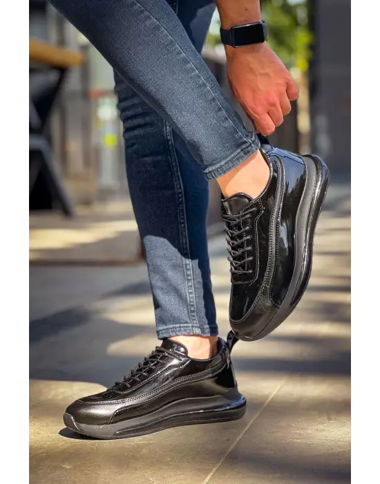 Omarı Hafif ve Şık Siyah Erkek Ayakkabısı