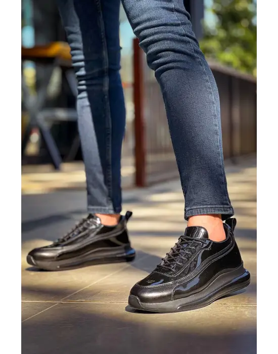 Omarı Hafif ve Şık Siyah Erkek Ayakkabısı