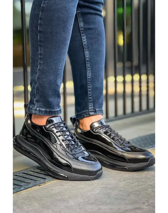 Omarı Hafif ve Şık Siyah Erkek Ayakkabısı