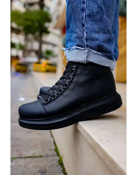 Omarı Siyah Renkli Roma Erkek Bot