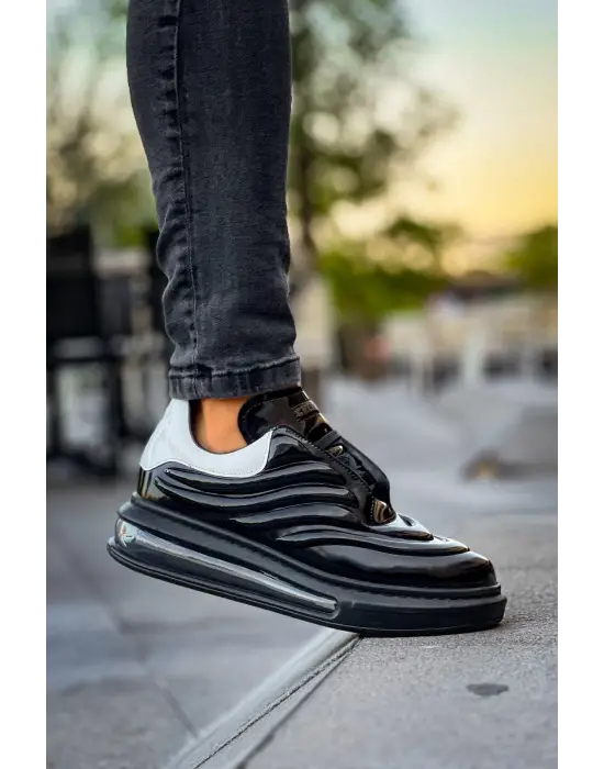 Omarı Siyah ve Beyaz Renklerde Sollıevo Erkek Ayakkabı