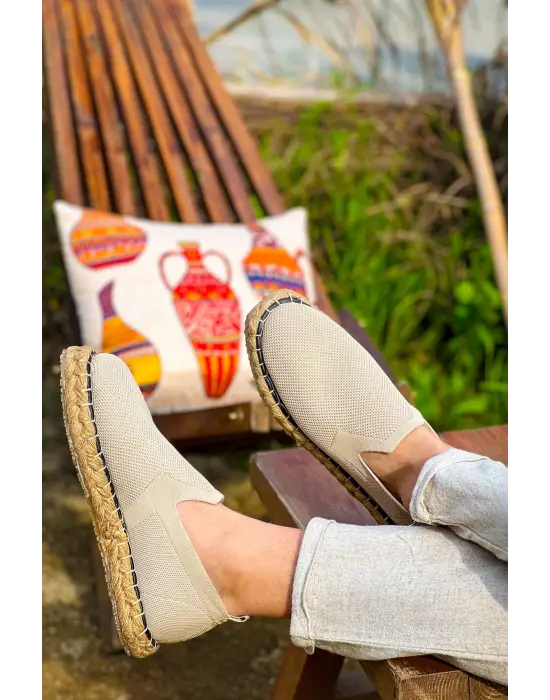 Omarı Rahat ve Şık Erkek Triko Ayakkabı - BEJ Rengi