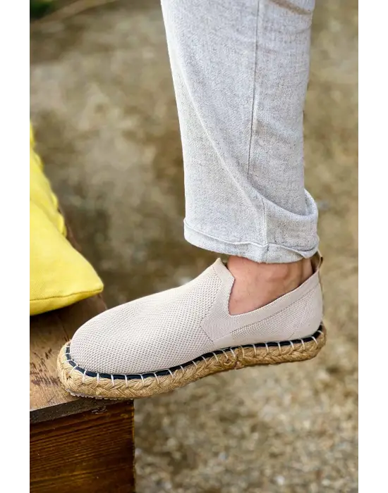 Omarı Rahat ve Şık Erkek Triko Ayakkabı - BEJ Rengi