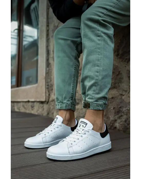 Omarı Hafif ve Dayanıklı Tenis Ayakkabısı Beyaz/Siyah