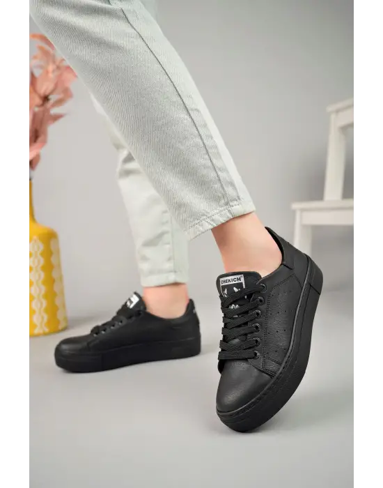 Omarı Trendy ve Performans Odaklı Tenis Ayakkabısı SIYAH